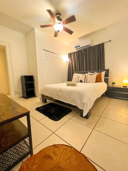Cozy 1-Bedroom Rental In Майами Экстерьер фото